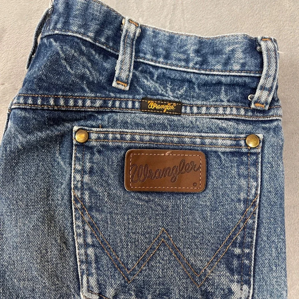 Wrangler Jeans Mens 34x32 Straight Leg Casual Work Slim Fit Blue Denim